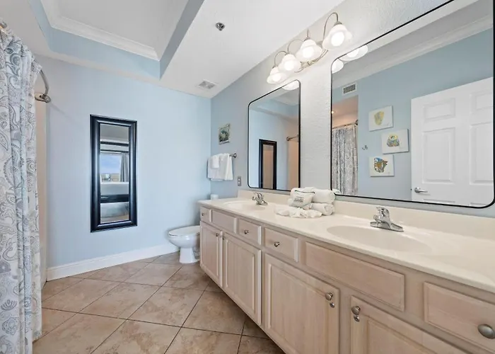 Apartment Crystal Shores West 208 By Youngs Suncoast